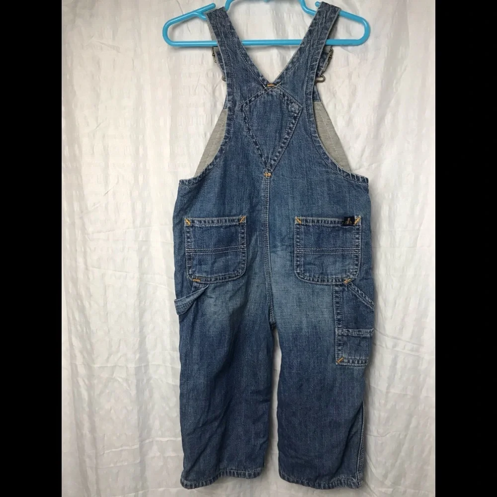 GAP baby lined